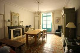 6 room, 225m2 Bourgeois style house for sale in Nissan lez enserune - 275 000 € *
