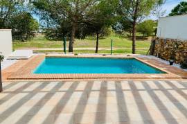 Elegant One-Level Townhouses with Private Pool in Peraleja Golf Resort