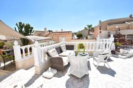 BEAUTIFUL 2/3 BEDROOM VILLA WITH SWIMMING POOL CLOSE TO LA MARQUESA GOLF COURSE