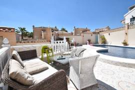 BEAUTIFUL 2/3 BEDROOM VILLA WITH SWIMMING POOL CLOSE TO LA MARQUESA GOLF COURSE