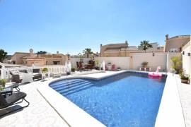 BEAUTIFUL 2/3 BEDROOM VILLA WITH SWIMMING POOL CLOSE TO LA MARQUESA GOLF COURSE
