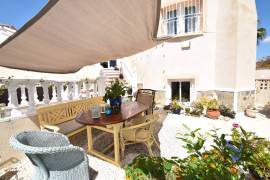 BEAUTIFUL 2/3 BEDROOM VILLA WITH SWIMMING POOL CLOSE TO LA MARQUESA GOLF COURSE