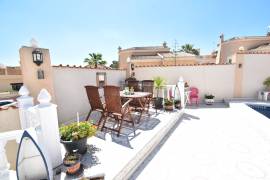 BEAUTIFUL 2/3 BEDROOM VILLA WITH SWIMMING POOL CLOSE TO LA MARQUESA GOLF COURSE