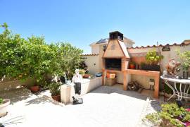BEAUTIFUL 2/3 BEDROOM VILLA WITH SWIMMING POOL CLOSE TO LA MARQUESA GOLF COURSE