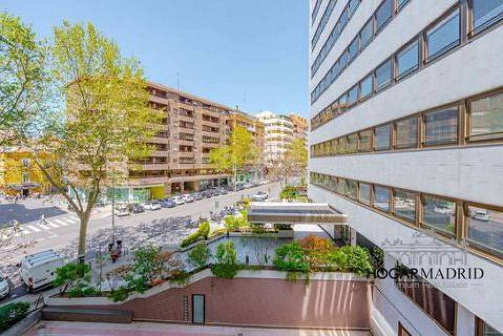 Apartment in good condition, with two terraces