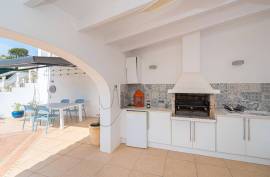 Impressive 5 Bedroom Villa Recently Reformed to a High Standard On a Flat Plot and a Short Walk To Moraira - Exclusive - Moraira