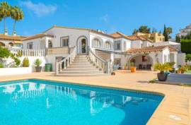 Impressive 5 Bedroom Villa Recently Reformed to a High Standard On a Flat Plot and a Short Walk To Moraira - Exclusive - Moraira