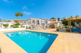 Impressive 5 Bedroom Villa Recently Reformed to a High Standard On a Flat Plot and a Short Walk To Moraira - Exclusive - Moraira