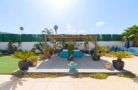 Impressive 5 Bedroom Villa Recently Reformed to a High Standard On a Flat Plot and a Short Walk To Moraira - Exclusive - Moraira