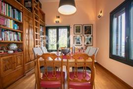 House 300 sq.m for sale