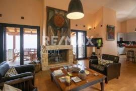 House 300 sq.m for sale