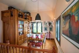 House 300 sq.m for sale