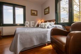 House 300 sq.m for sale