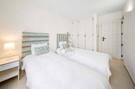2 Bedroom Apartment with Terrace and Pools, in Vilamoura