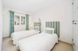 2 Bedroom Apartment with Terrace and Pools, in Vilamoura