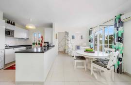 2 Bedroom Apartment with Terrace and Pools, in Vilamoura