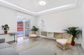 Renovated Apartment with 2 Suites and Balconies, in the Center of Quarteira
