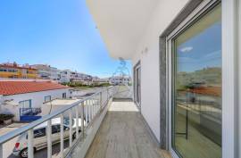 Renovated Apartment with 2 Suites and Balconies, in the Center of Quarteira