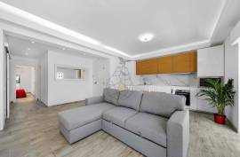 Renovated Apartment with 2 Suites and Balconies, in the Center of Quarteira