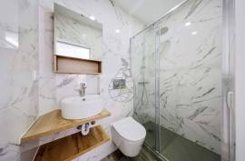 Renovated Apartment with 2 Suites and Balconies, in the Center of Quarteira