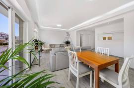 Renovated Apartment with 2 Suites and Balconies, in the Center of Quarteira