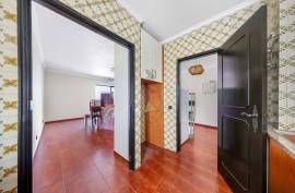 2 Bedroom Apartment with Spacious Terrace and Garage - Quarteira