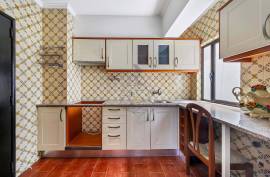 2 Bedroom Apartment with Spacious Terrace and Garage - Quarteira