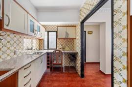2 Bedroom Apartment with Spacious Terrace and Garage - Quarteira
