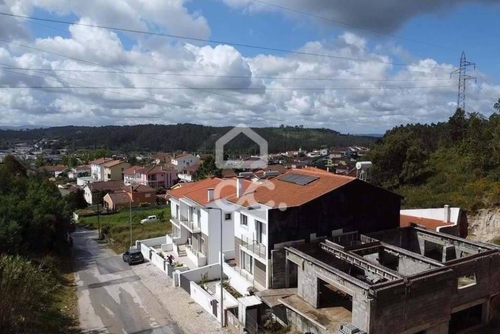 Plot of land with 575 m2, for construction of a villa in Antanhol.