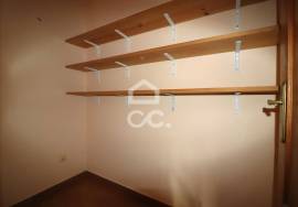 Building with 8 apartments with garage and private parking, in excellent condition, in the center of Avelar. High profitability investment!