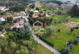 Land with 1753 m2 and approved project for detached house in Parceiros , Leiria.