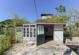 3 bedroom villa in 952 m2 with borehole and tank/swimming pool.