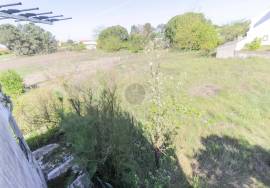 3 bedroom villa in 952 m2 with borehole and tank/swimming pool.