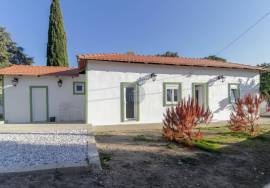 2 bedroom farm (NEW) on 585 m2 of land with view