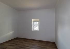 2 bedroom farm (NEW) on 585 m2 of land with view