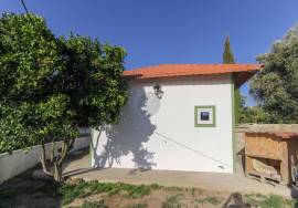 2 bedroom farm (NEW) on 585 m2 of land with view