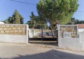 2 bedroom farm (NEW) on 585 m2 of land with view