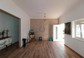 2 bedroom farm (NEW) on 585 m2 of land with view