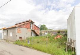 2 bedroom villa in 490 m2 with feasibility for another villa.