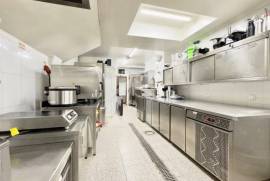 Trespasse de Restaurante Equipado com Esplanada em Queluz de Baixo
