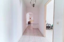 Central 2 bedroom apartment