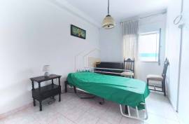 Central 2 bedroom apartment