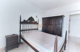 Central 2 bedroom apartment