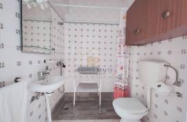 Central 2 bedroom apartment
