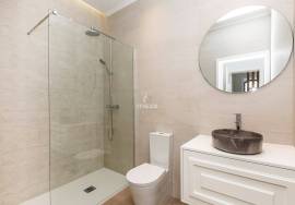 T2 in the final stages of refurbishment - Alcântara