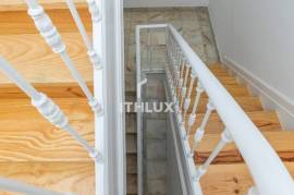 T2 in the final stages of refurbishment - Alcântara