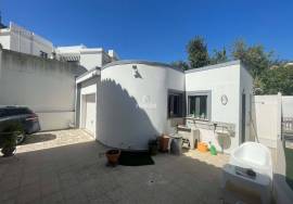 Unique Opportunity - Exquisite Tavira Living: A Charming 4-Bedroom Villa in the Historic City