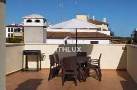 **Stunning Second-Floor Apartment in Las Encinas, with Breathtaking Views**