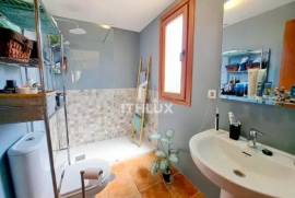 **Stunning Second-Floor Apartment in Las Encinas, with Breathtaking Views**