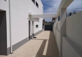 3 bedroom single storey house with garden and swimming pool in Quinta das Laranjeiras